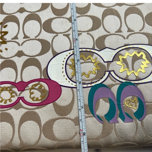 🎉🎉🎉🎉 Host pick COACH Daisy Poppy Tablet Sleeve - Picture 6 of 7